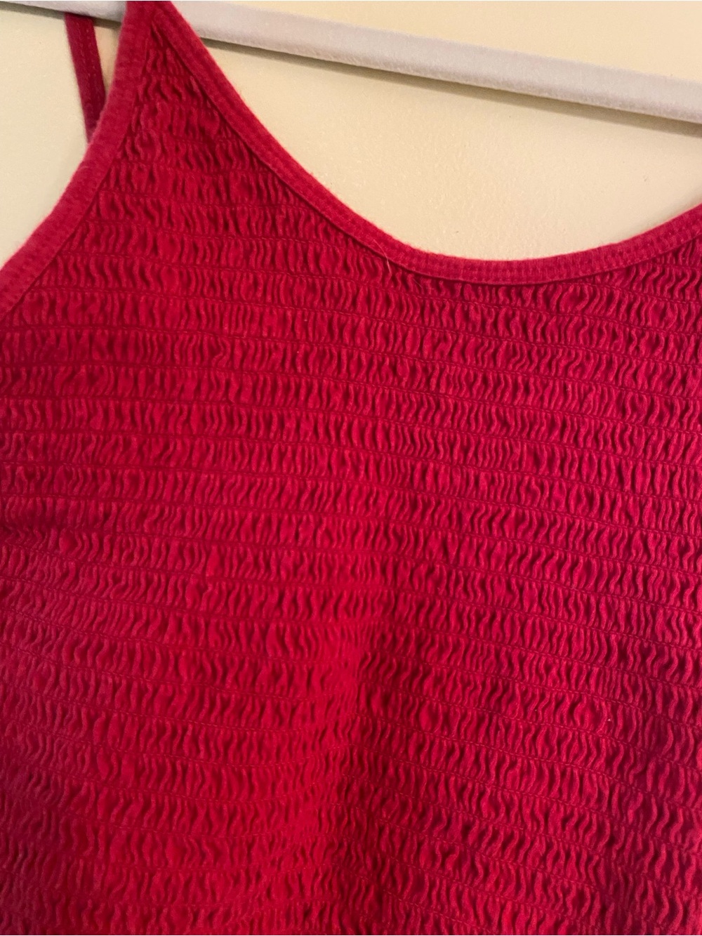Hollister Red Smocked Spaghetti-Strap Crop Camisole - Picture 2 of 3